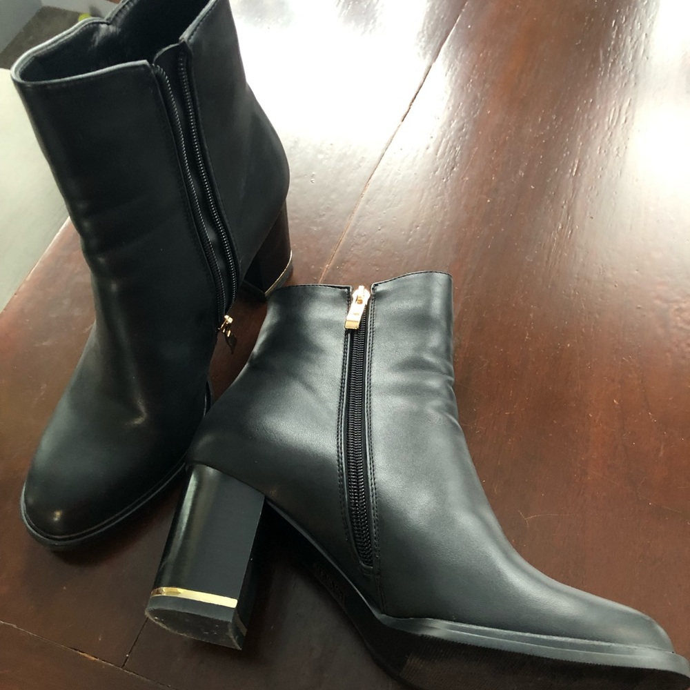 Ladies fashion boots